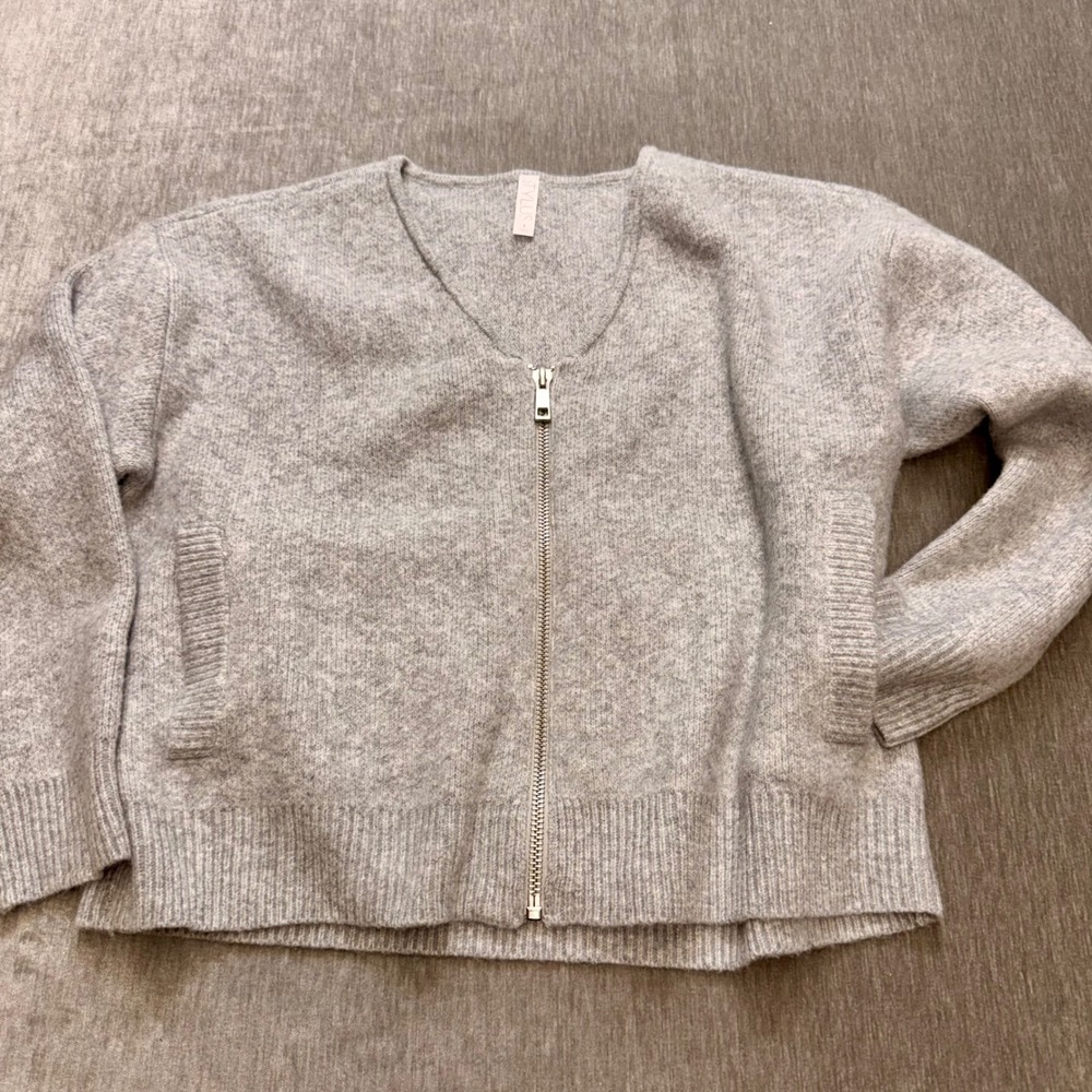 Stylus W Sz L Heather Gray Zip Front V-Neck Cardigan Sweater Cozy Soft Pockets